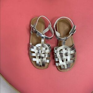 Old Navy Faux-Leather Silver Woven Toddler Girl’s Sandals. Sz 10 Worn once